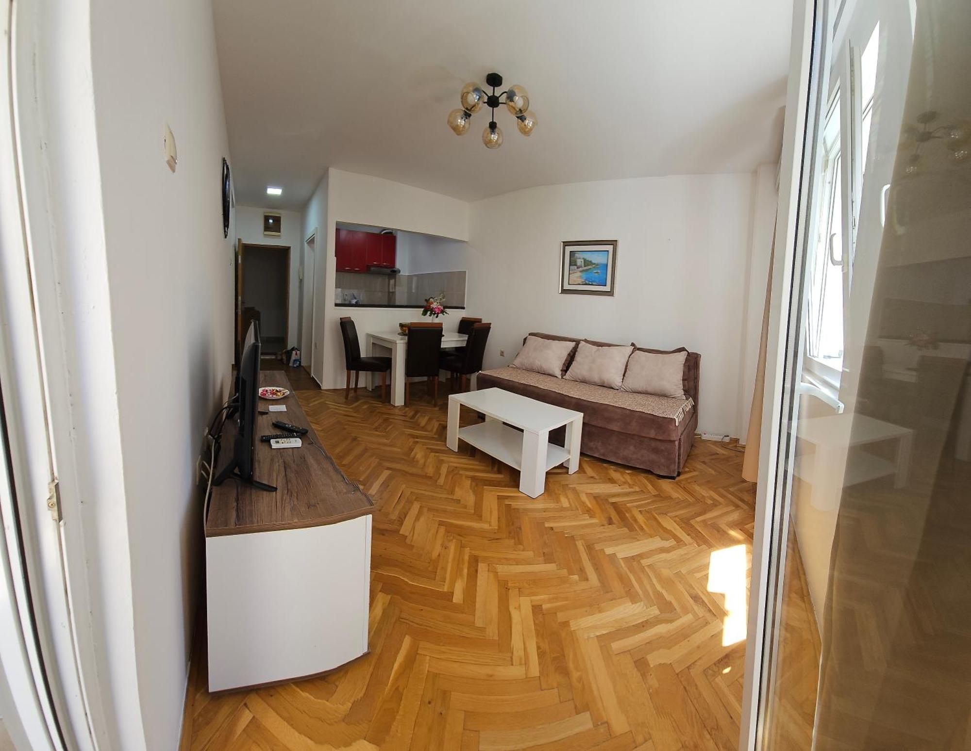 Mn One Bedroom Apartment *