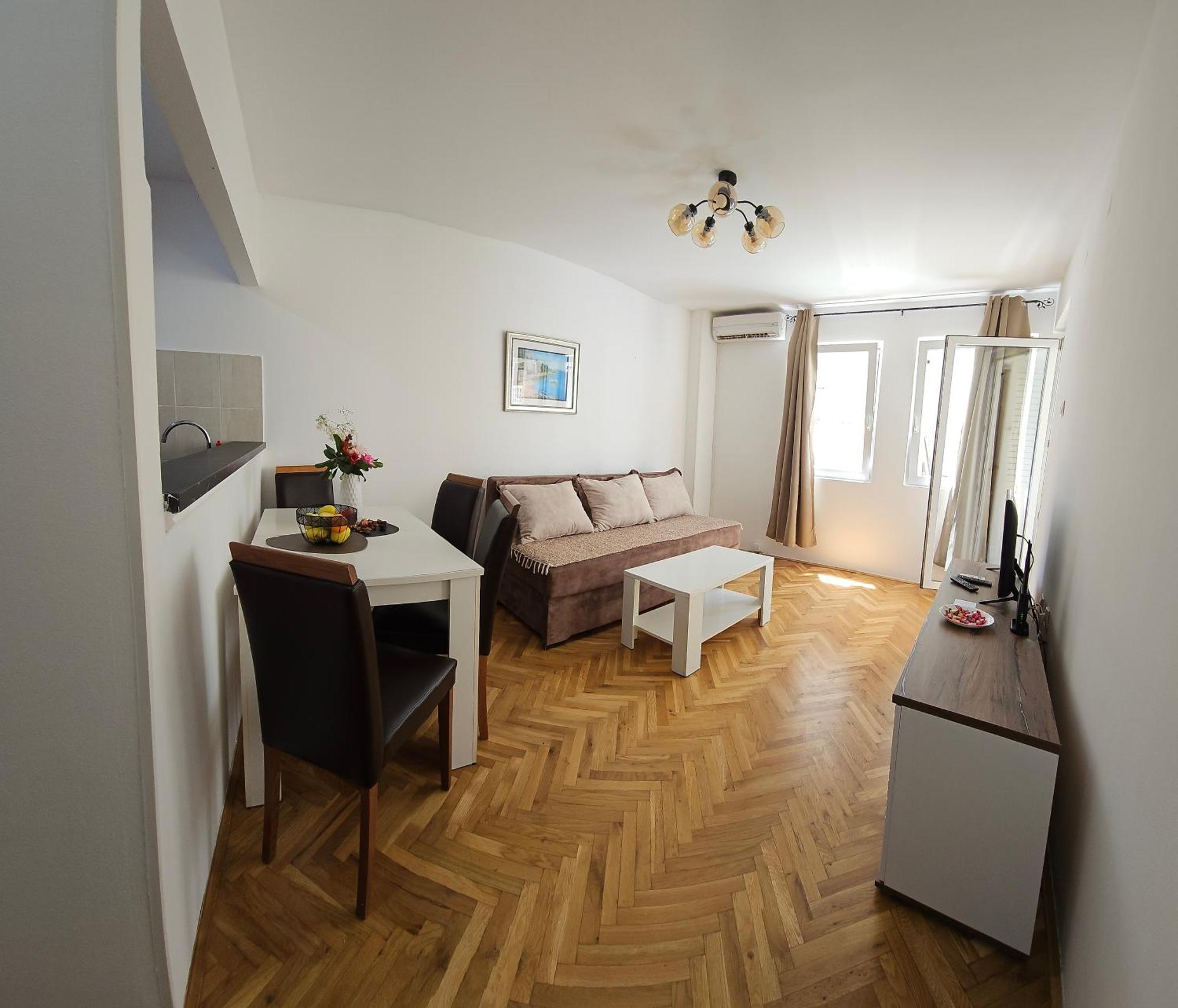 Apartment Mn One Bedroom *