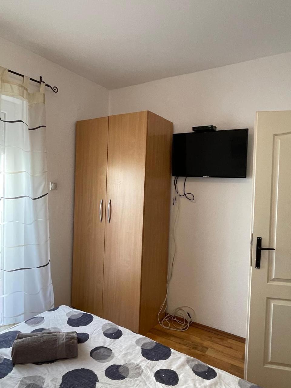 Mn One Bedroom Apartment *